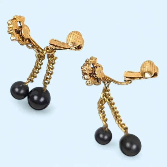 Vintage Celebrity Clip-On Earrings - Picture 4 of 6